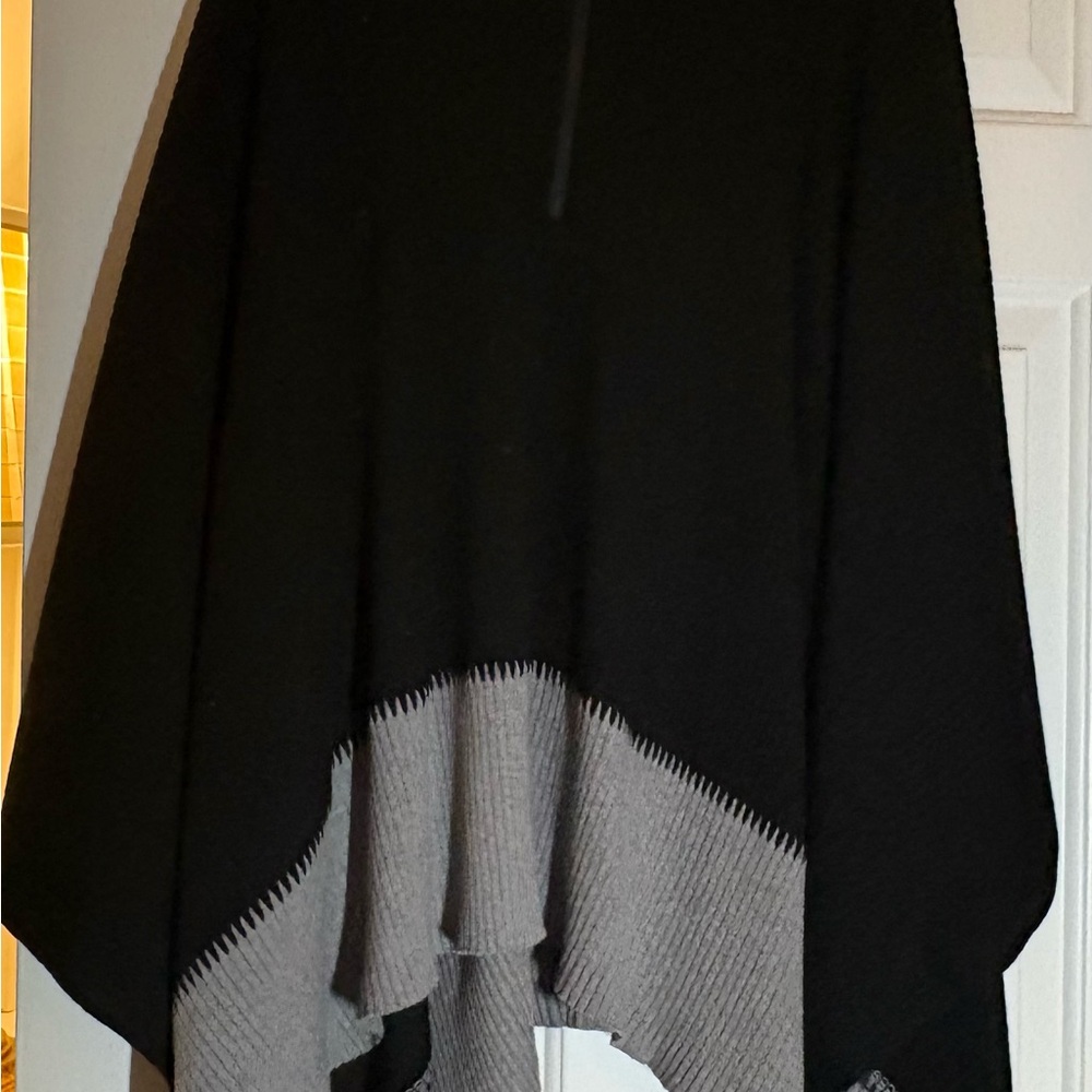 Lululemon Athletica Black and Gray Poncho